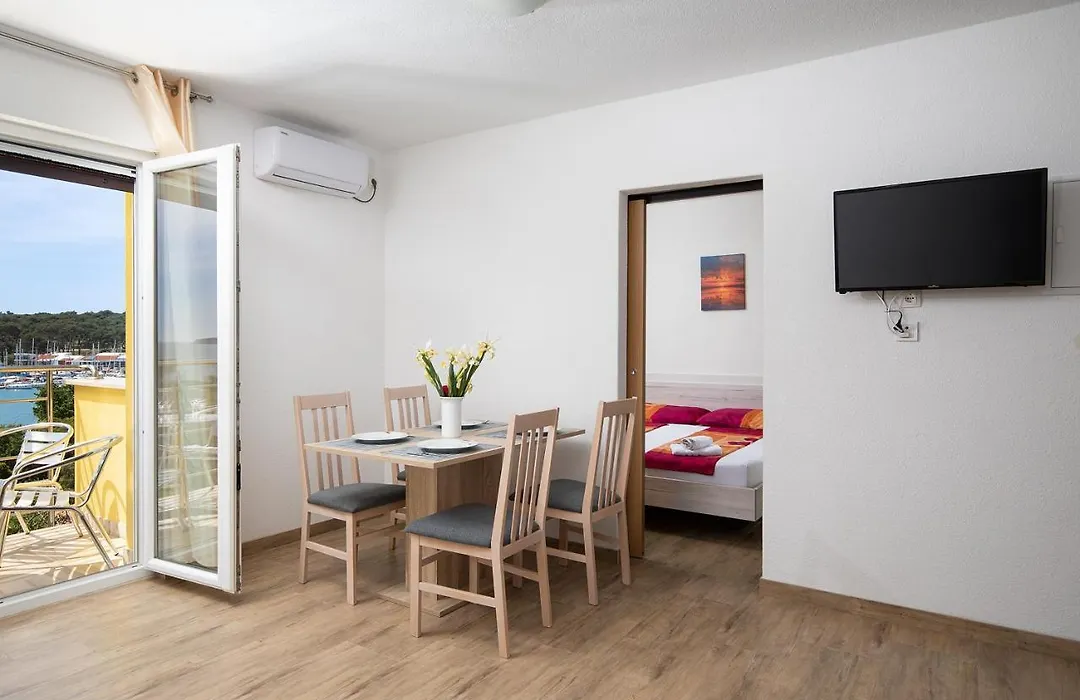 Apartmani Mirna Luka-1