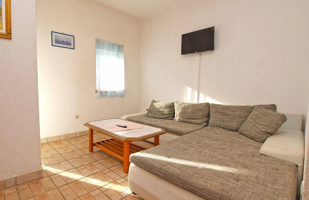 Apartments Ivo 1328-1