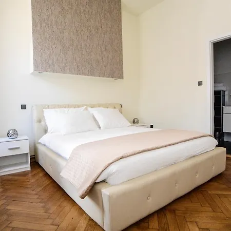 City Center Rooms-2