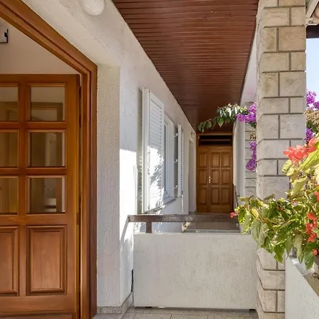 Apartments Azra-2