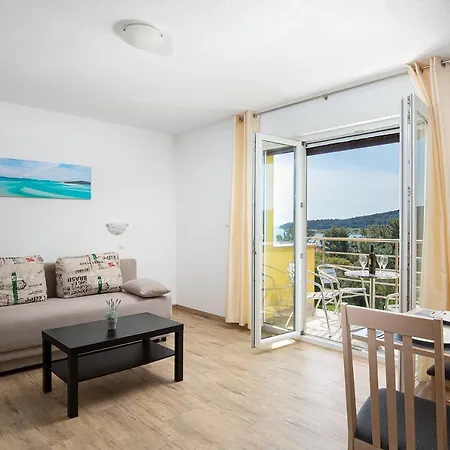 Apartmani Mirna Luka-2